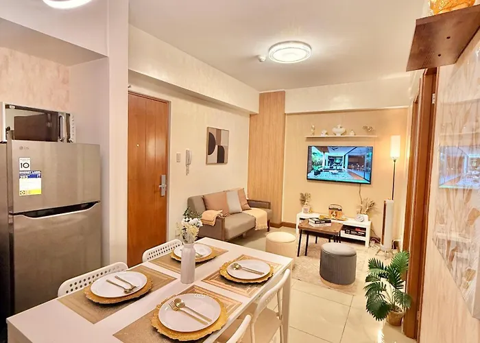 Apartment Casa Cserina 2-bedroom Palm West Near Moa, Naia, Okada, Solaire And Bay With Karaoke, Netflix & Games *
