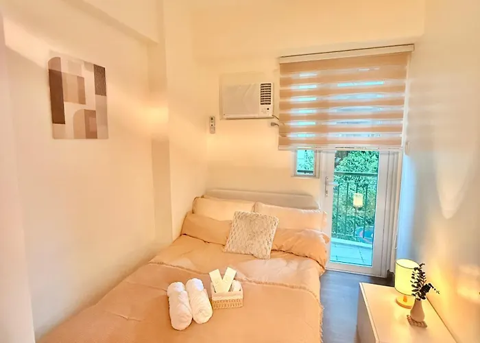 Casa Cserina 2-bedroom Palm West Near Moa, Naia, Okada, Solaire And Bay With Karaoke, Netflix & Games Apartment Manila