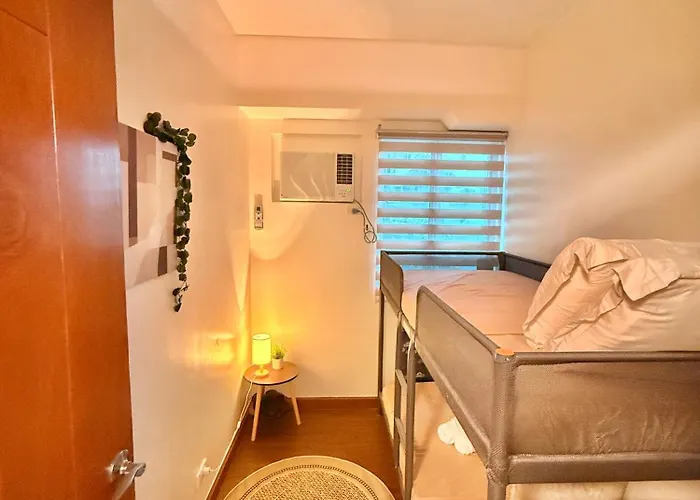 Apartment Casa Cserina 2-bedroom Palm West Near Moa, Naia, Okada, Solaire And Bay With Karaoke, Netflix & Games Manila
