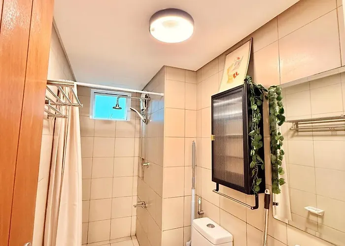 Apartment Casa Cserina 2-bedroom Palm West Near Moa, Naia, Okada, Solaire And Bay With Karaoke, Netflix & Games *