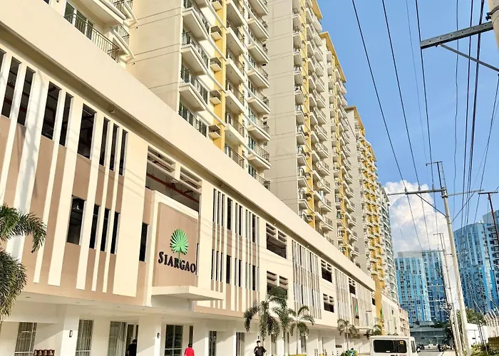 Casa Cserina 2-bedroom Palm West Near Moa, Naia, Okada, Solaire And Bay With Karaoke, Netflix & Games * Manila